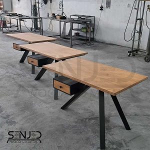 میز پایه فلزی طرح آتیلا